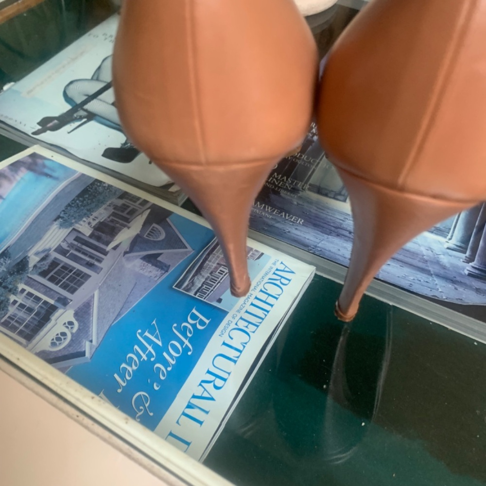 Manolo Blahnik Nude Heels with clear PVC straps - Picture 3 of 4